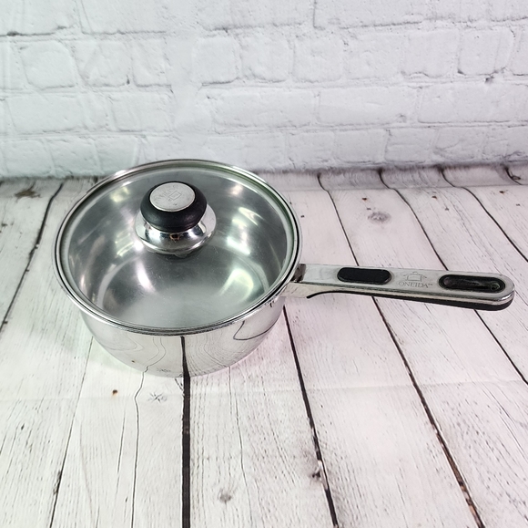 Oneida Kitchen Vintage Oneida Immaculate Stainless Steel 81 3 Quart Saucepan Poshmark